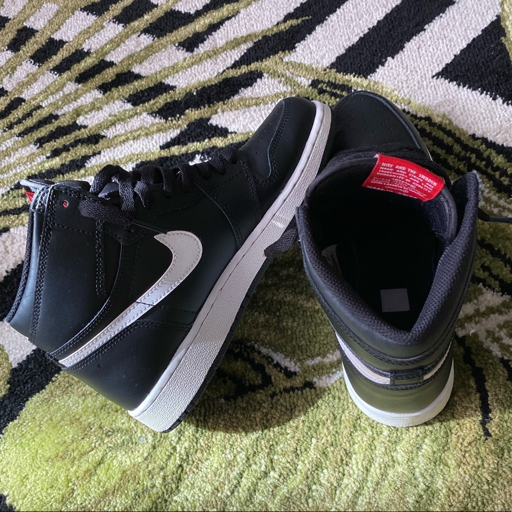 SOLD❗️NIKE- AIR JORDAN RETRO 1s❗️